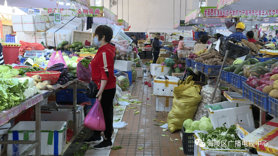闸坡农贸市场菜叶垃圾杂物满地环境卫生差