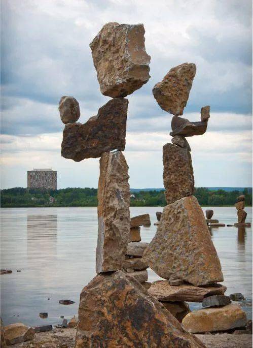 不可思议这石头怎么立起来的赶紧看看看完太令人惊叹了