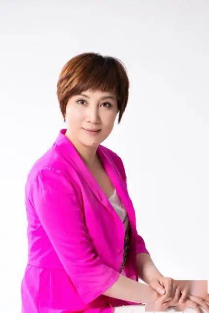 【斯钰林】国家二级演员,"范(瑞娟)派"传人,毕业于上海戏曲学校.