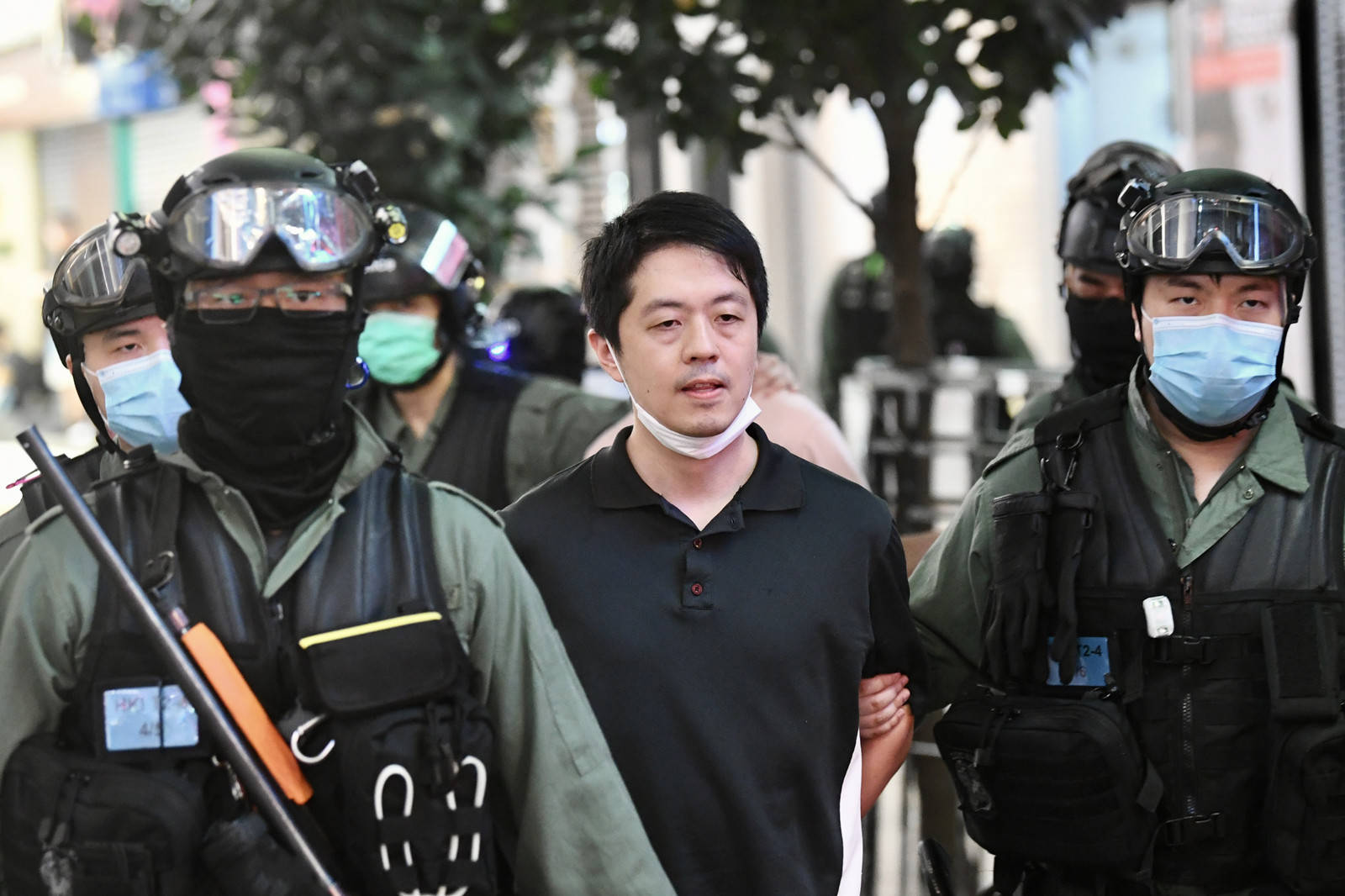 香港保安局局长:对部分被捕人士再作风险评估,防止再发生弃保潜逃