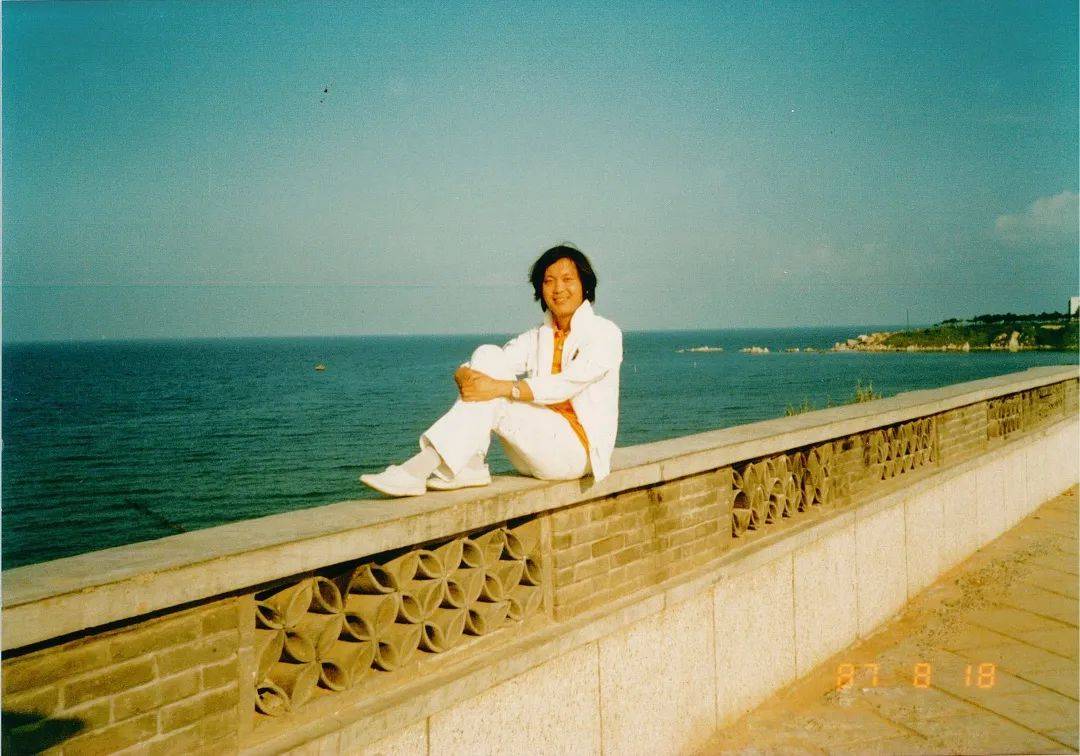 骆一禾东东越到后来海子的诗里越有一种拼命的速度