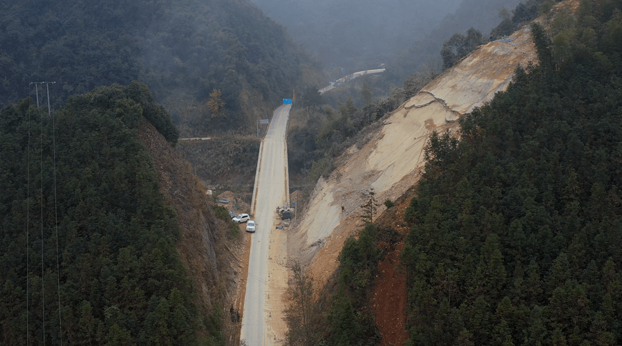 双牌修复山体滑坡保障公路畅通