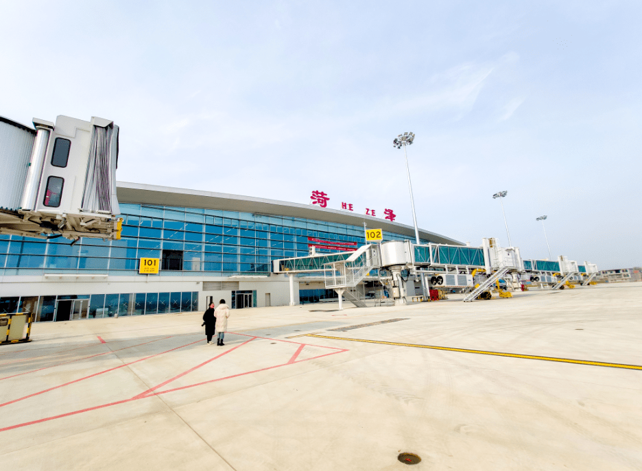 牡丹机场跟记者镜头看如何校飞净空保护区已划定