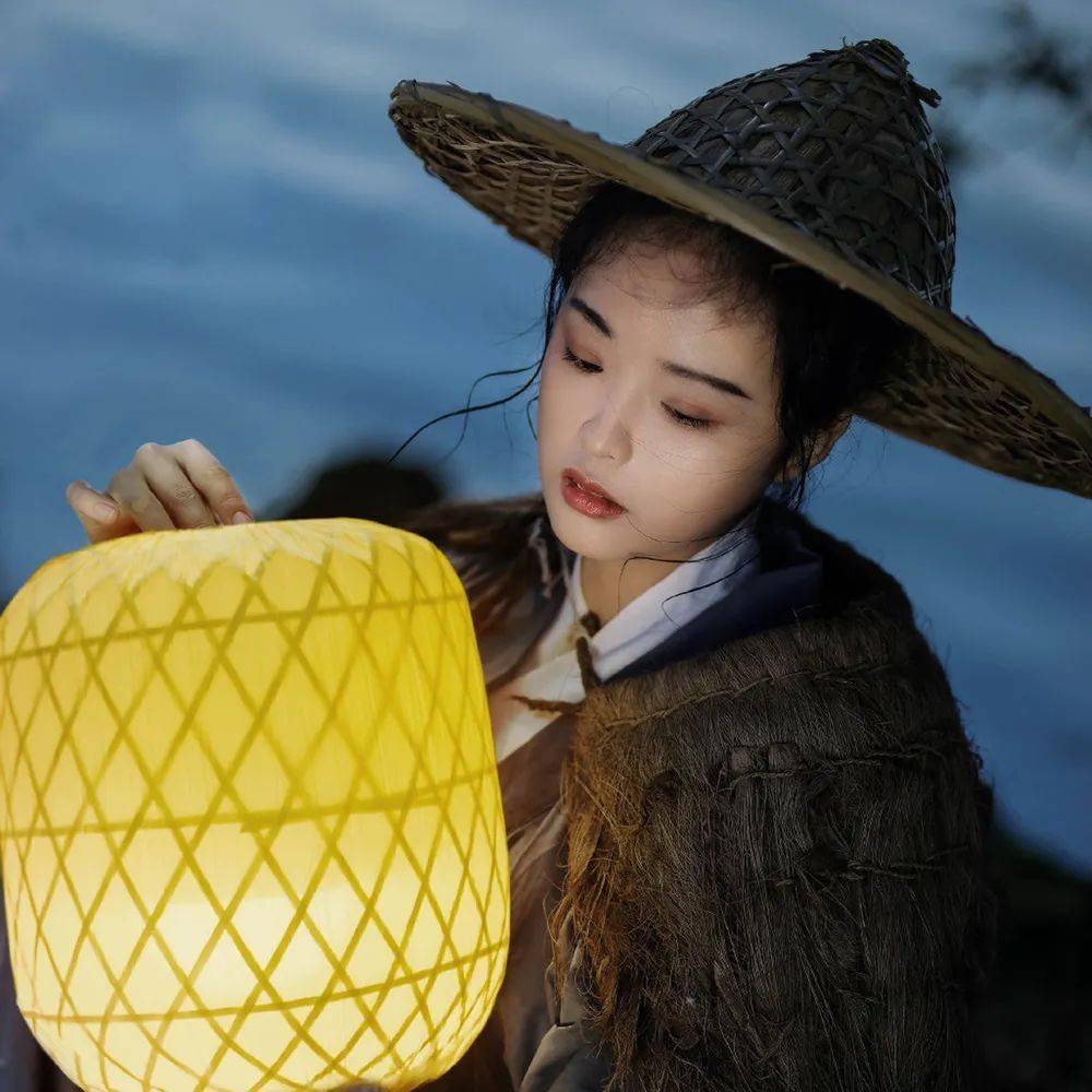 唯美意境古风女生头像自在飞花轻似梦无边丝雨细如愁