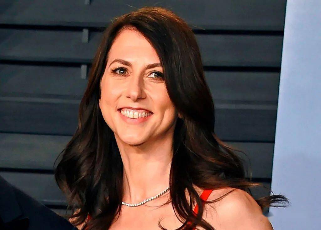 4个月狂捐40亿,贝佐斯前妻麦肯齐疫情下加速捐赠