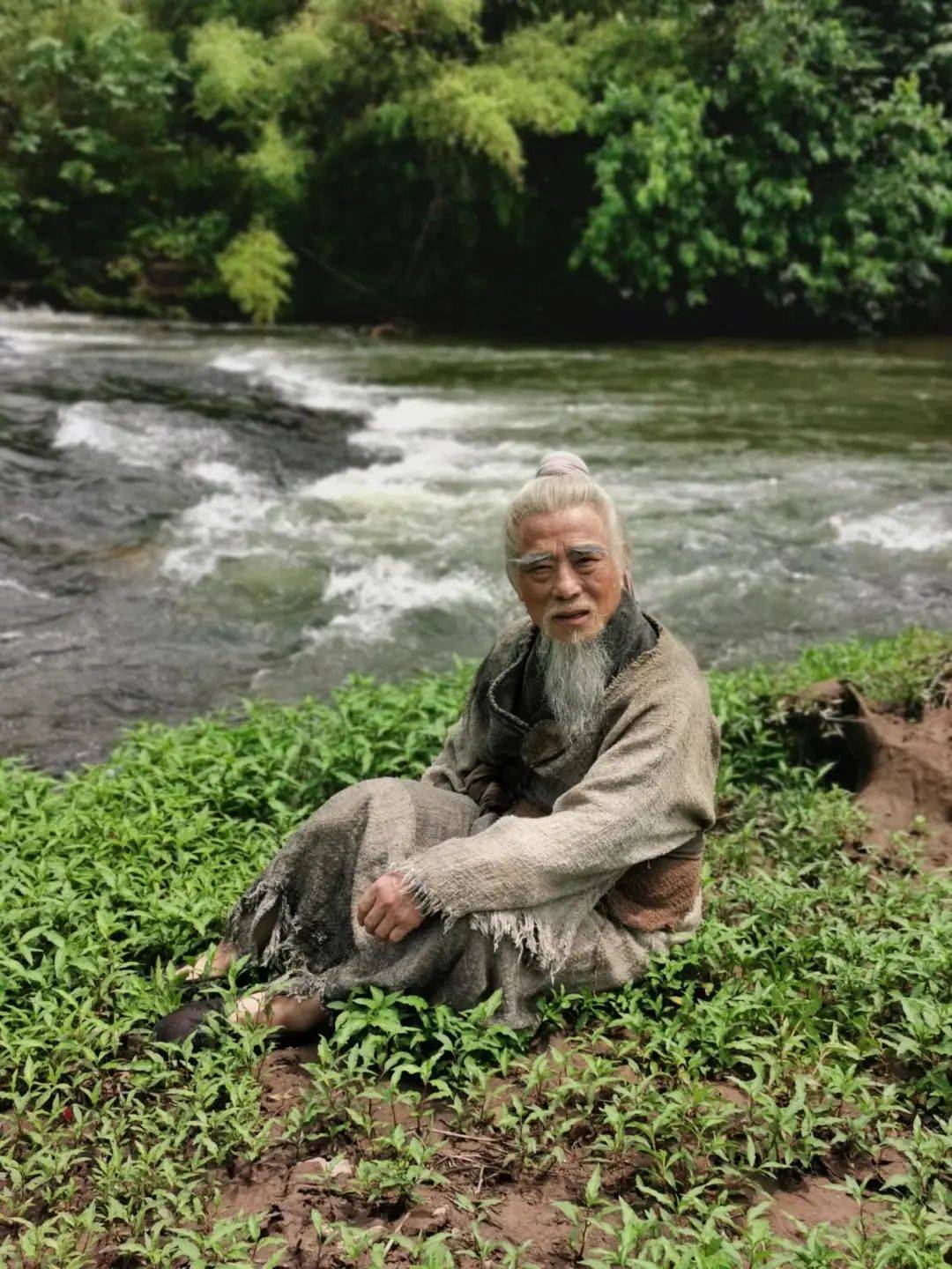 横店群演拍短视频月入过万:做网红容易,当演员好难_朱鹏程