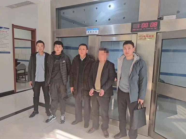 12月16日,平邑县公安局反诈,刑侦,图侦等部门多警种联合作战,赴潍坊