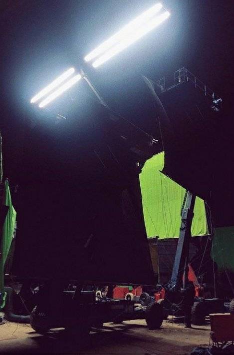 海盗2进行第77次拍摄辛苦的夜戏也很好的完成了