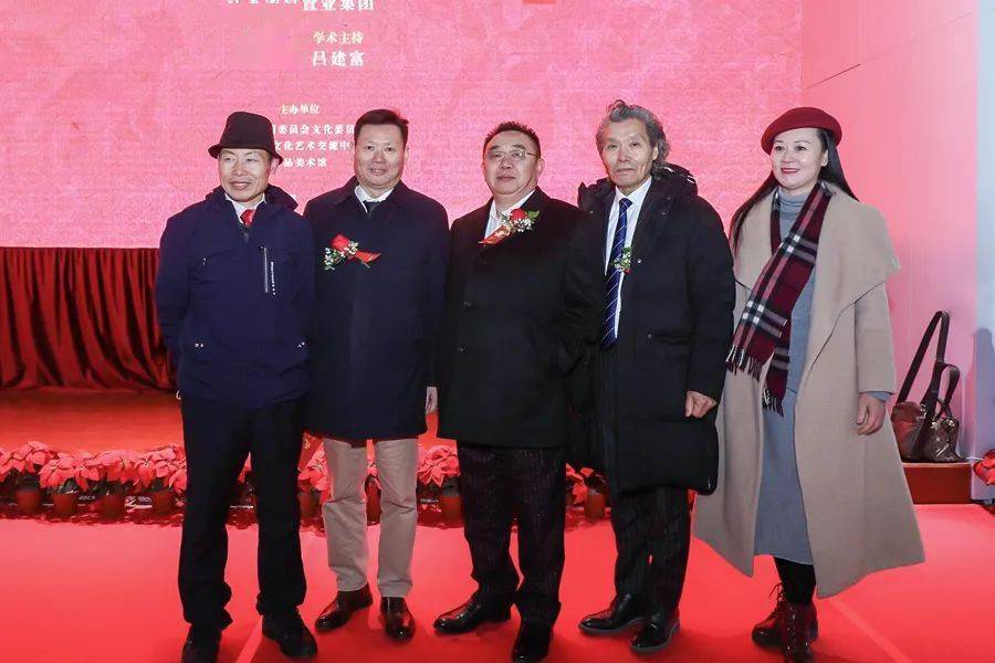 气贯斗牛高建伟牛年迎新画展开幕