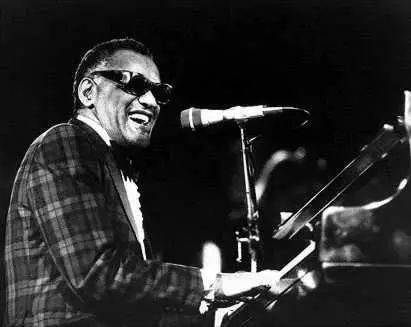 行走在黑暗世界的盲人天才带给我们一首震撼灵魂的爵士经典