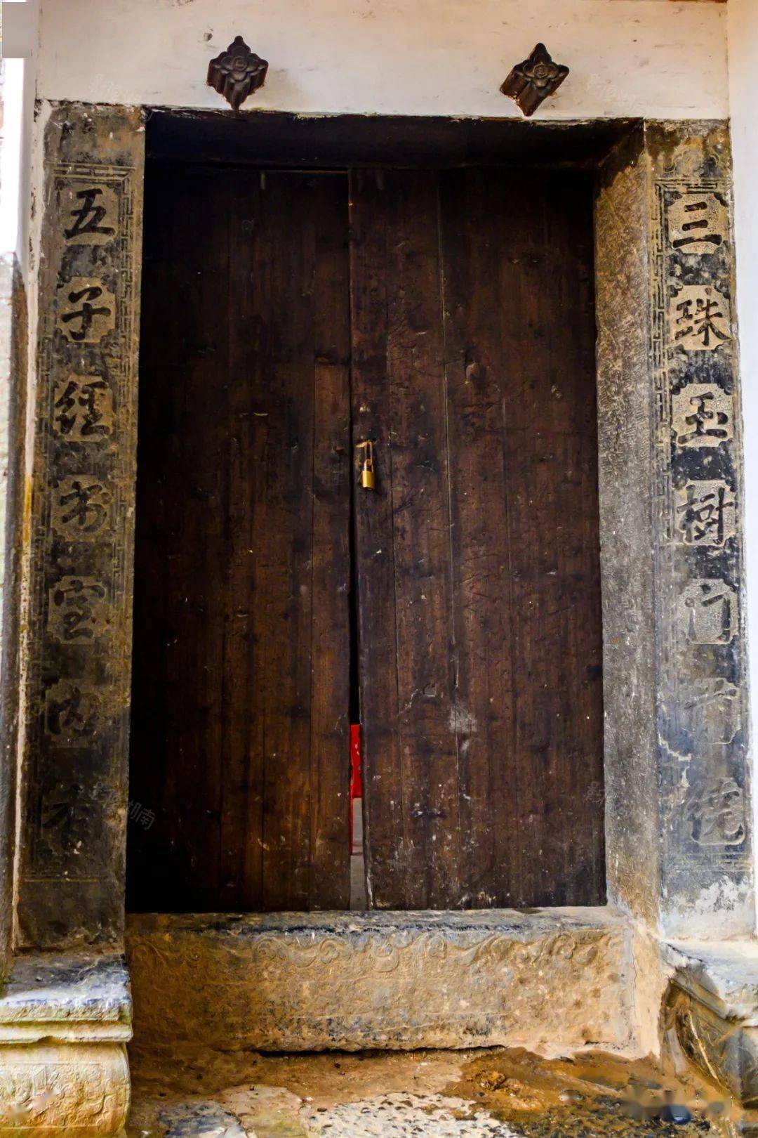 浪石:时光雕刻的古村落