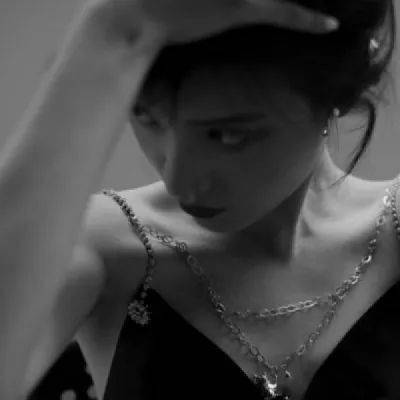 黑白女生头像高冷黑白女头像