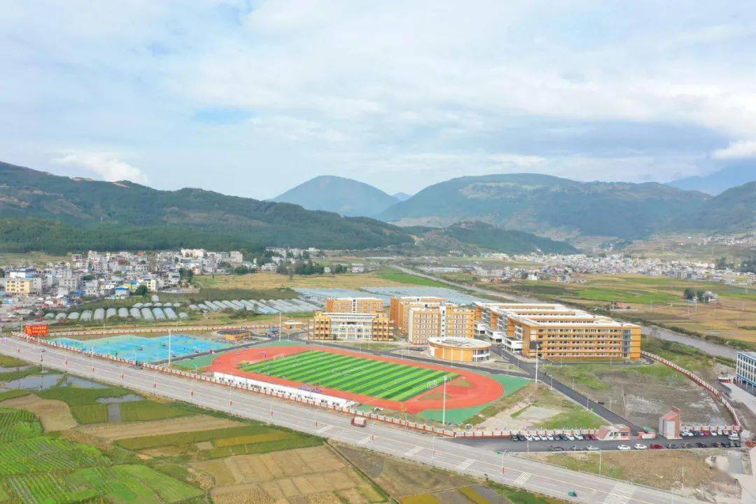 四川省越西中学新校区图片