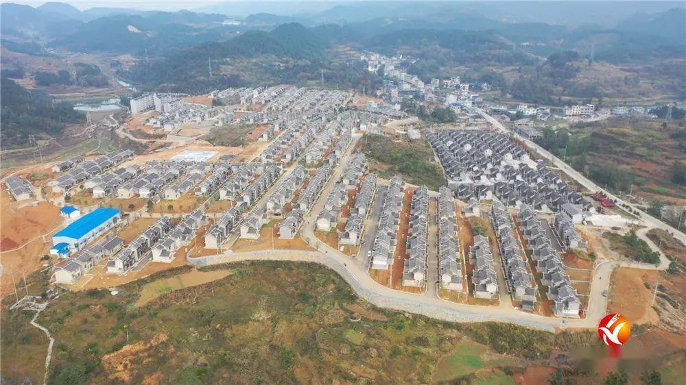 民乐镇民河社区是花垣县最大的搬迁安置区,选址位于民乐镇小城镇建设