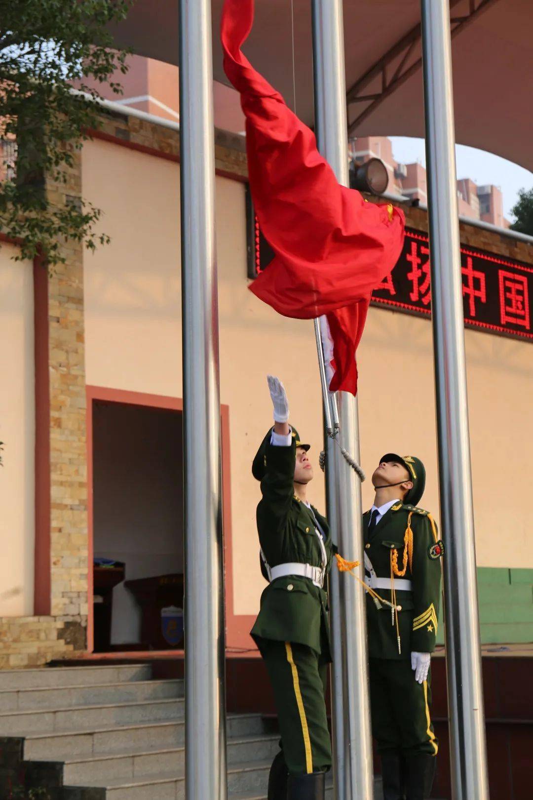 国旗下讲话 || 弘扬中国传统文化,理性对待西方节日