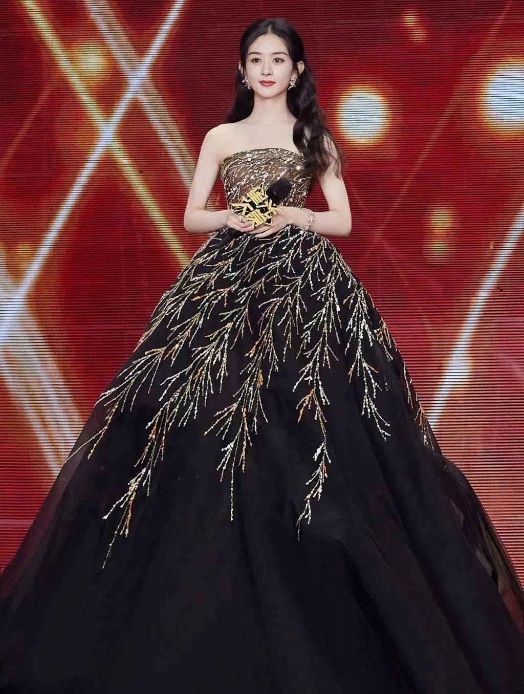 200多个热搜屠榜的腾讯视频星光大赏是今年最后一次娱乐圈团建了吧