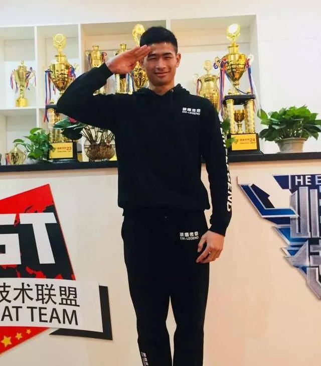 亮点十足,魏锐称重现场发出怒吼,莽星复仇火焰熊熊燃烧