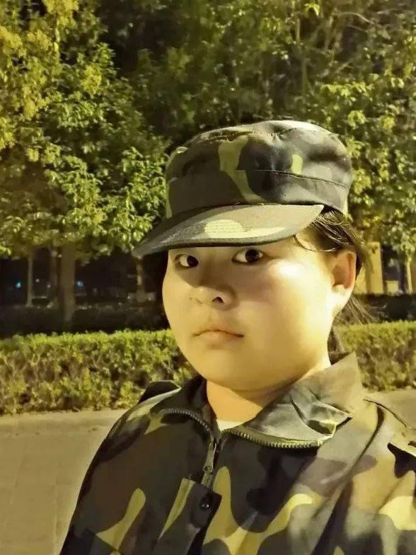 杜锐珂周三大家好,我是20采编张天莹,来自数学院.