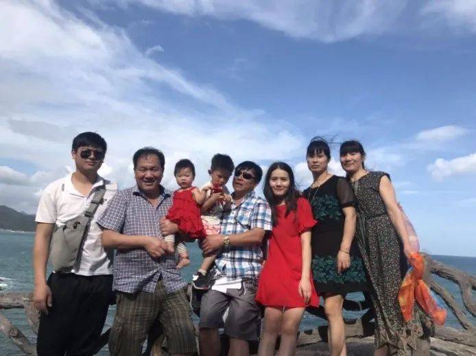 瓶窑镇杨佩枫家庭03瞿毅涓与吴永辉于2010年登记结婚,在10余年的风