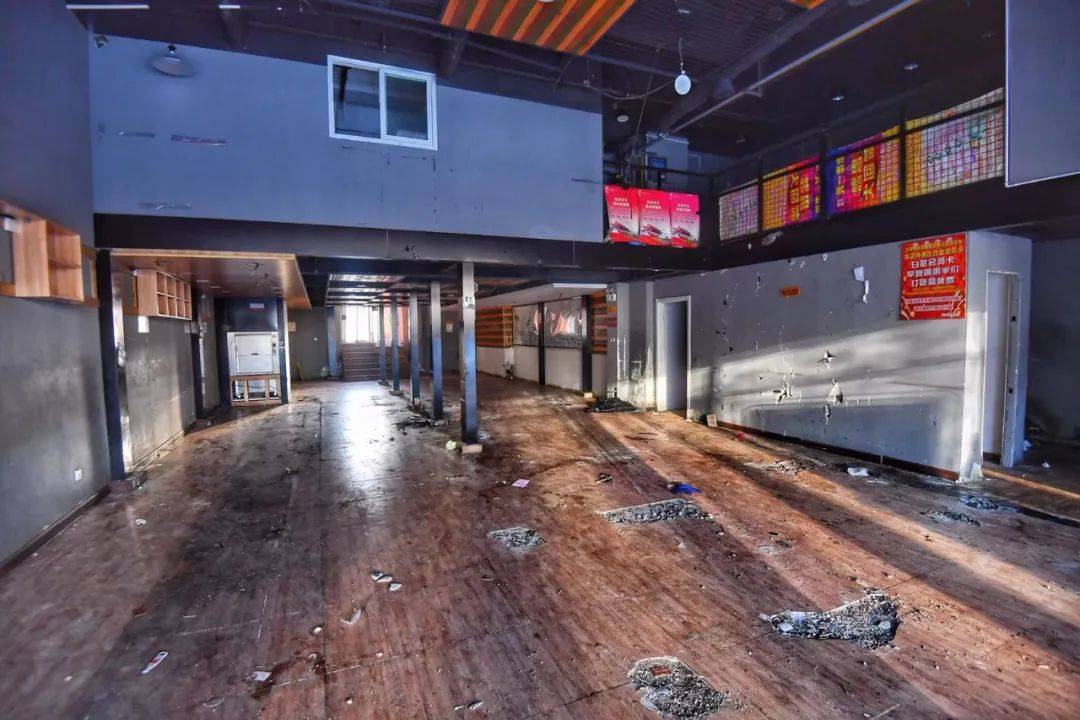 饭店亏损倒闭90后店主一个举动顶天立地先把人做好再做事