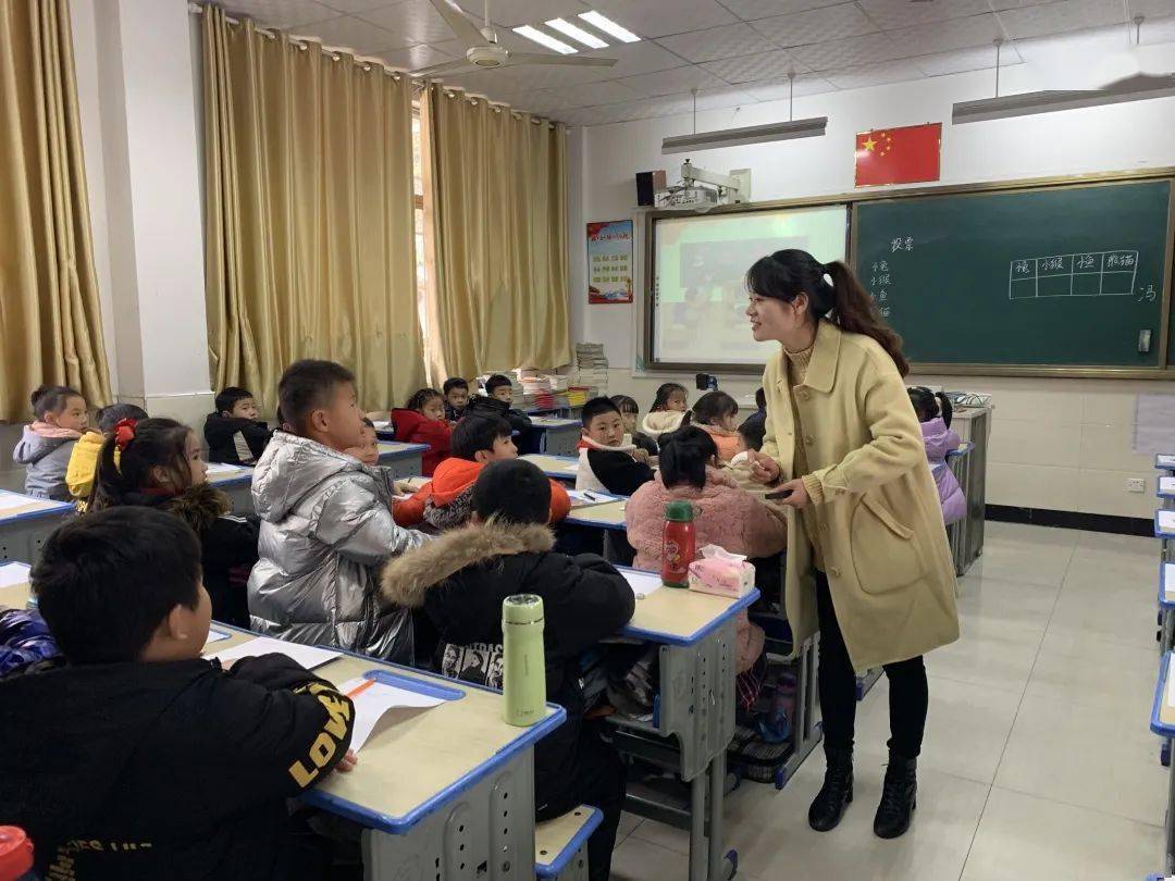 12月23日下午,为进一步开展我校和欣欣小学的"结对共进"活动,促进欣欣