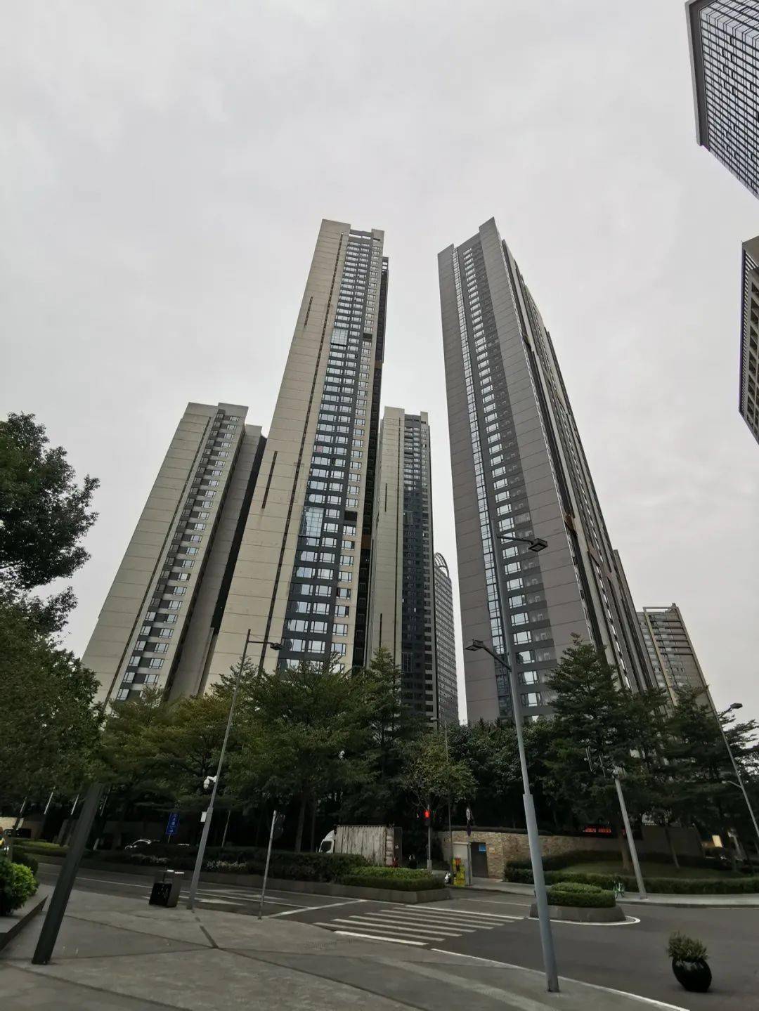 珠江新城「楼评」:为什么有的公寓可以比住宅贵?