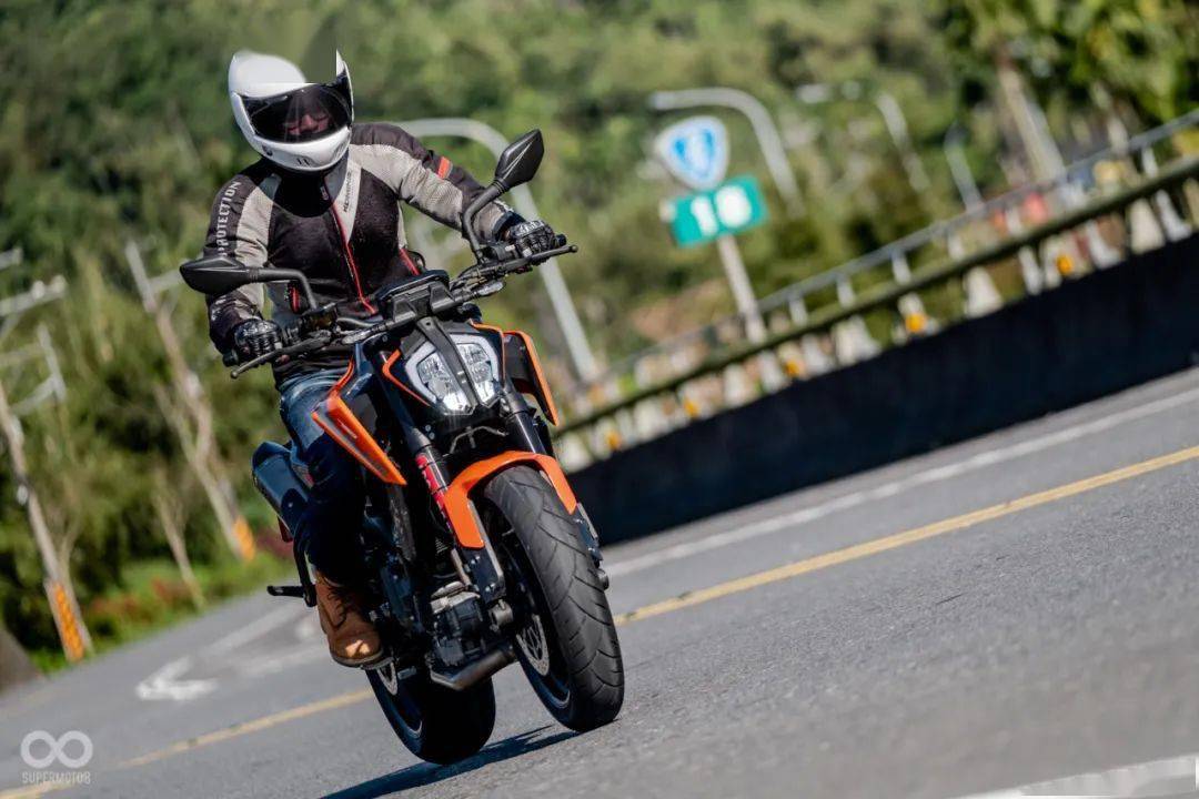 60hp马力的ktm490duke将在2022年开始量产成为500cc级别中最爆车型