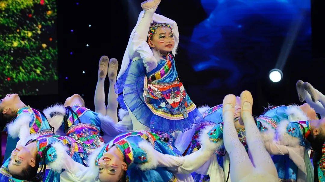 今天,你们是南京最亮的星