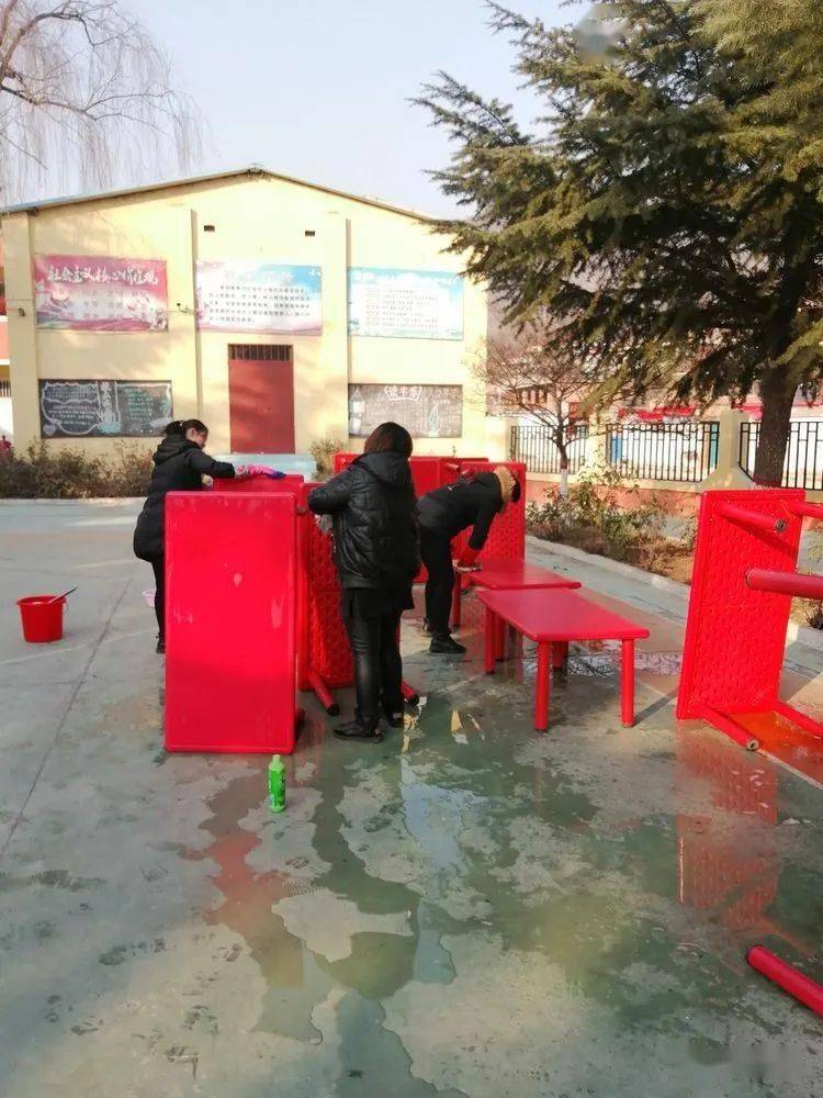洒扫除尘辞旧迎新贺进镇翟家庄幼儿园迎新年卫生大扫除