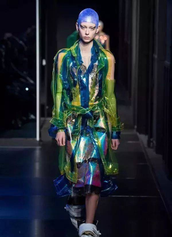 蒸汽波风格在服装设计上有什么新潮