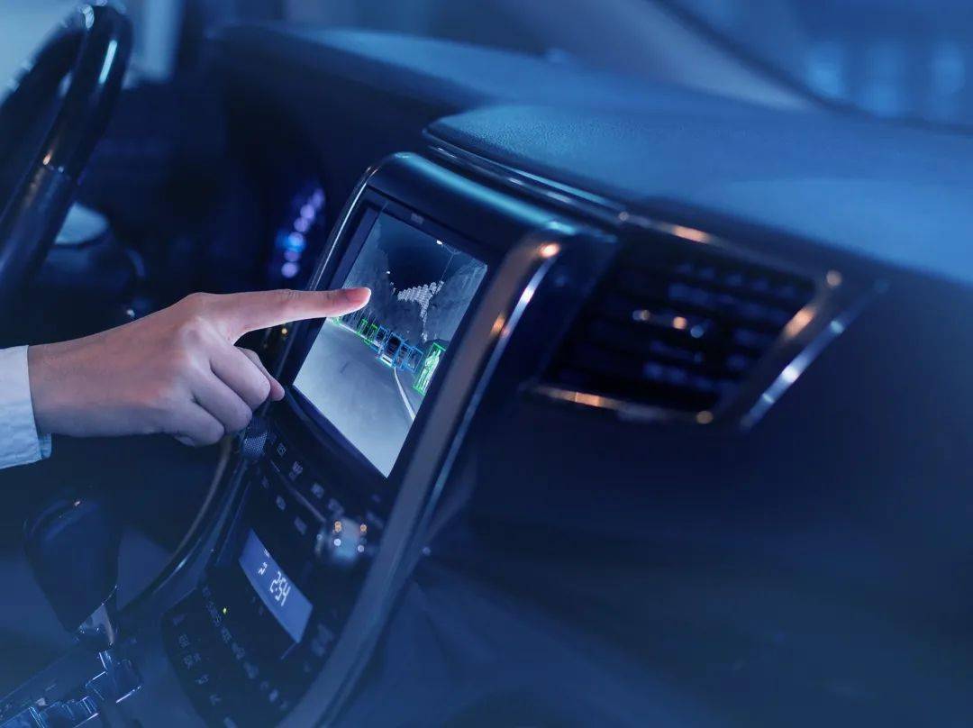 赋能自动驾驶新能源汽车睿创微纳车规级红外热像仪前景广阔