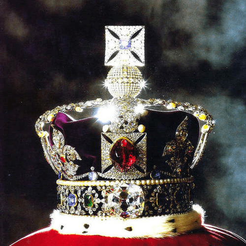 黑太子红宝石图源:百度尖晶石凭借不仅饱和度高而且种类丰富的颜色,较