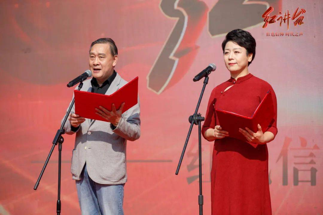 彭湃烈士之孙彭伊娜,阮啸仙烈士之孙阮钦彤,杨殷烈士曾孙崔淑敏