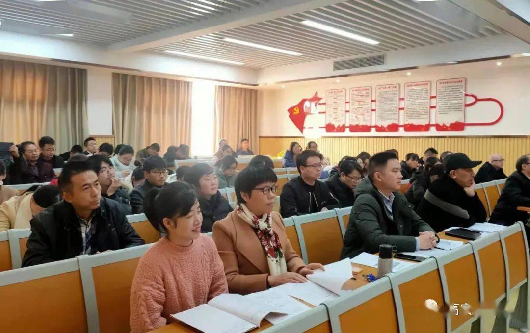 高安中学举办第28届新星杯优质课比赛,有教过你的老师吗?