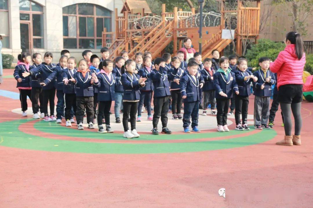 鼠我爱运动闯关我最牛东方岚谷豪庭幼儿园冬季运动会