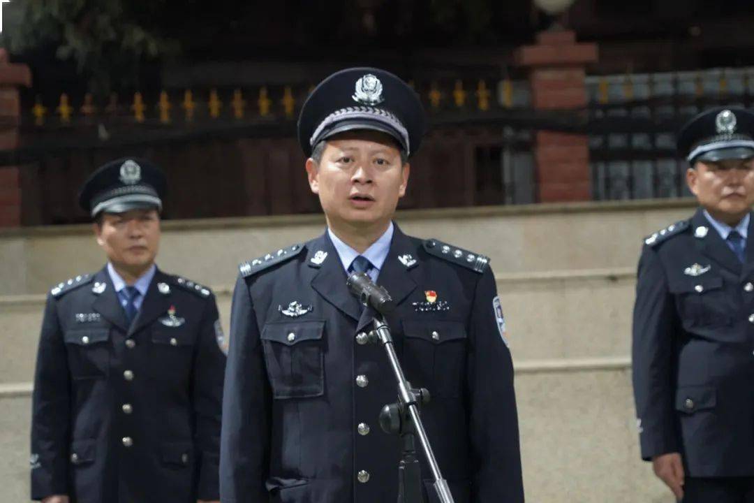 制定了周密行动方案,成立了以德保县人民政府党组成员,公安局党委书记