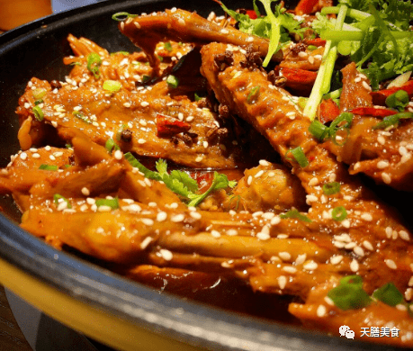 好吃不贵 鲜香味美 鸭爪爪!