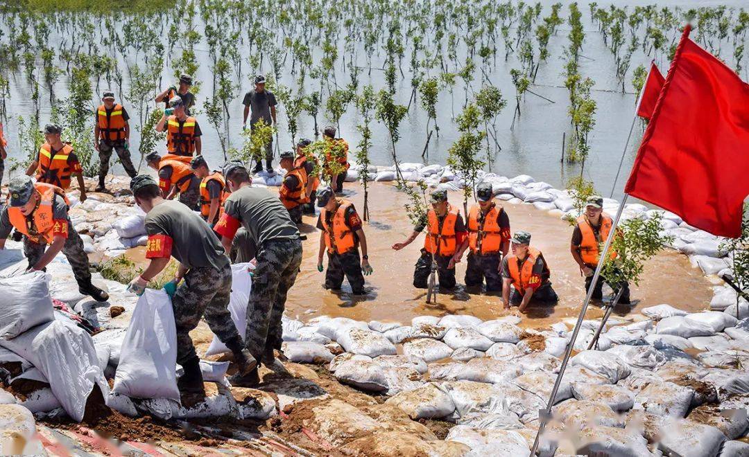 下面记录的是2020年7月17日中午,东陆72集团军73123部队100多名官兵