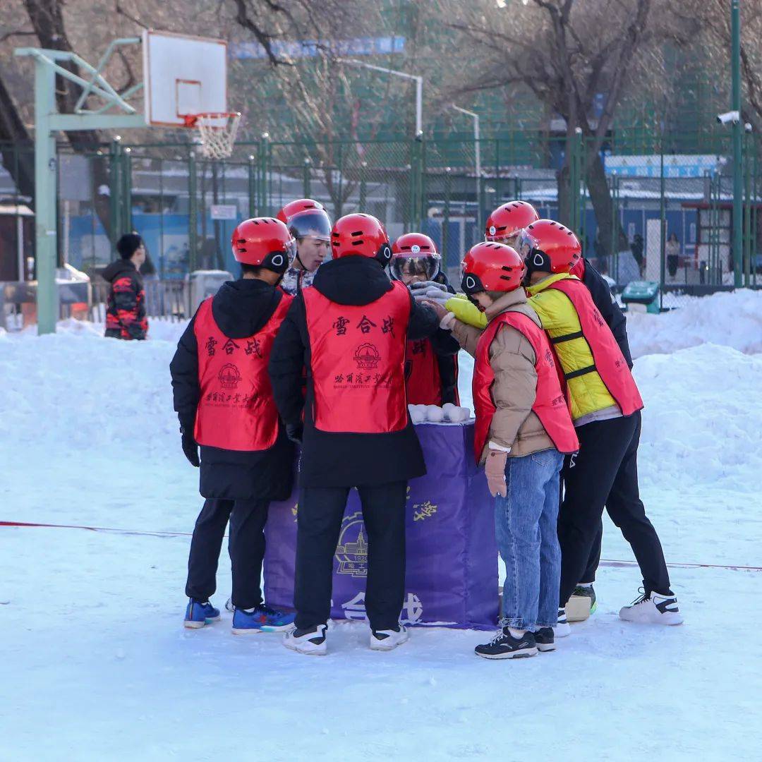 冬天的哈工大專業打雪仗是這樣的