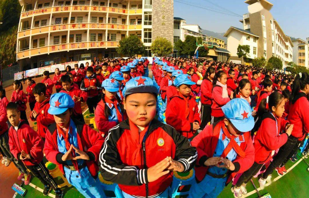 2020年12月25日,龍勝各族自治縣龍勝鎮小學舉辦