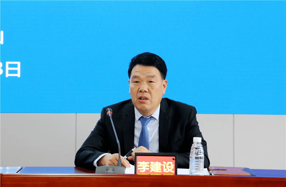 关注大明山管委会召开元旦冰凌雾凇应对筹备工作情况新闻发布会