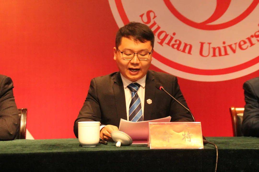 接着,校党委副书记顾晓虎老师讲话,他首先充分肯定了校学生会近年来