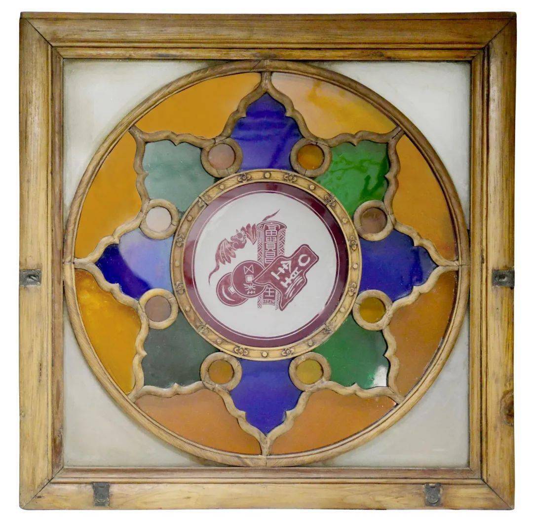 国内首个满洲窗原创展览陪你温情跨年