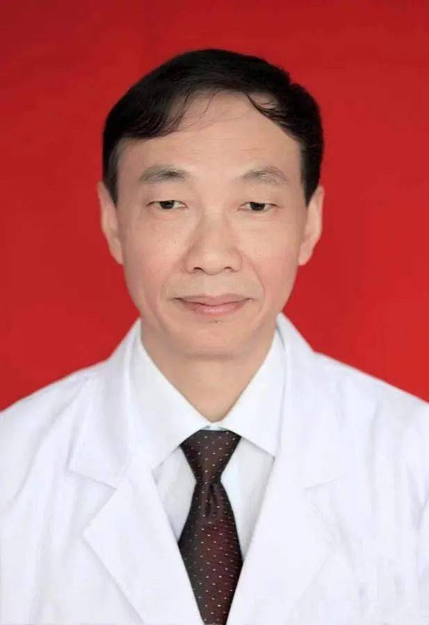 消化内科李继福主任听了患者症状描述,也了解到有结直肠癌家族史,幽门