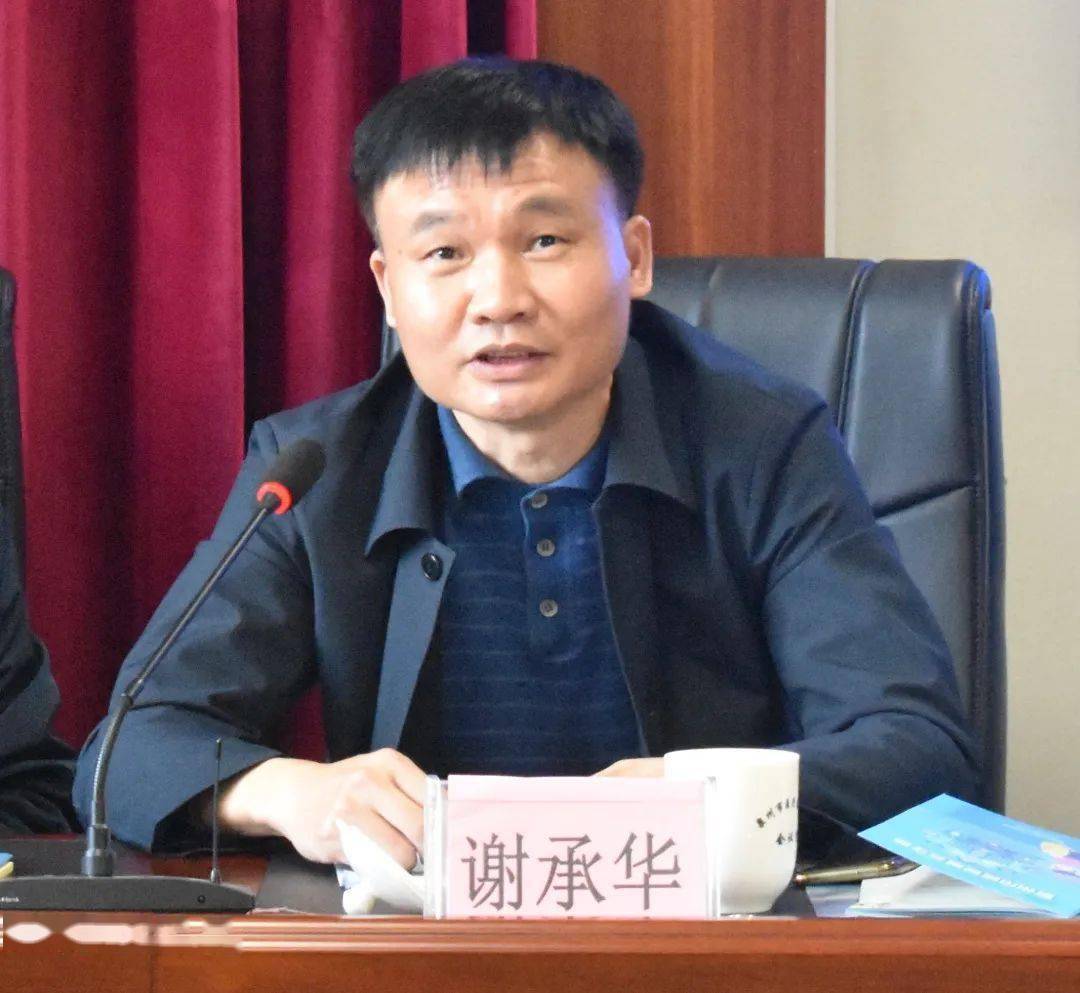 肖惠中局长说,一直以来,泉州市医保局高度重视人大代表建议和政协委员