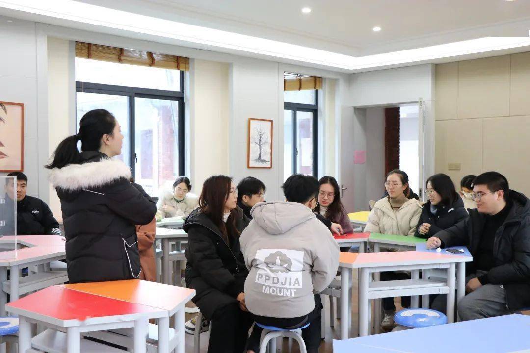 温八中召开青年教工团支部委员选举会议