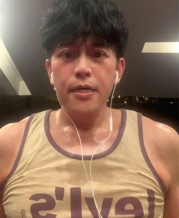 林志豪表示,4年前他得了一场大病,需要开刀动手术,手术后他一直在休养