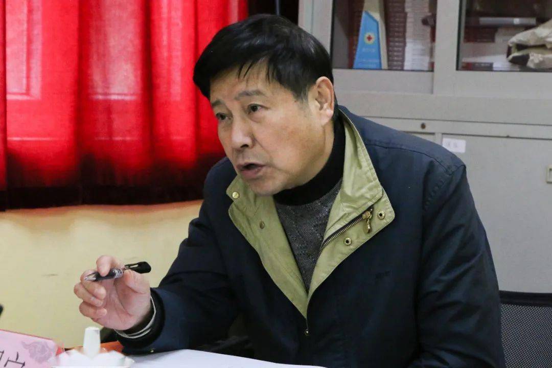 杨林根徐国良为了进一步促进我校的科研工作,提升教师的教学能力,我校