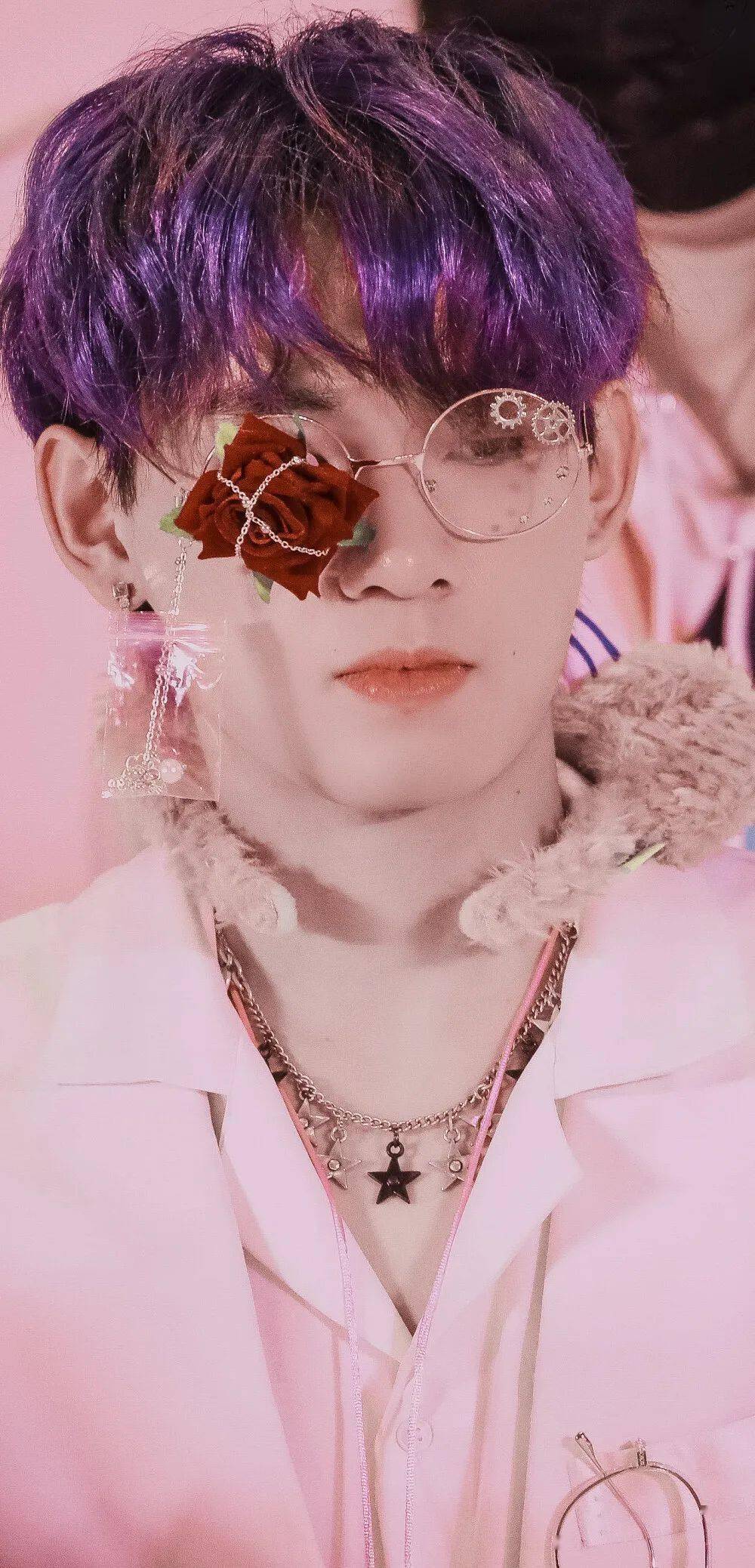 手机壁纸r1se姚琛