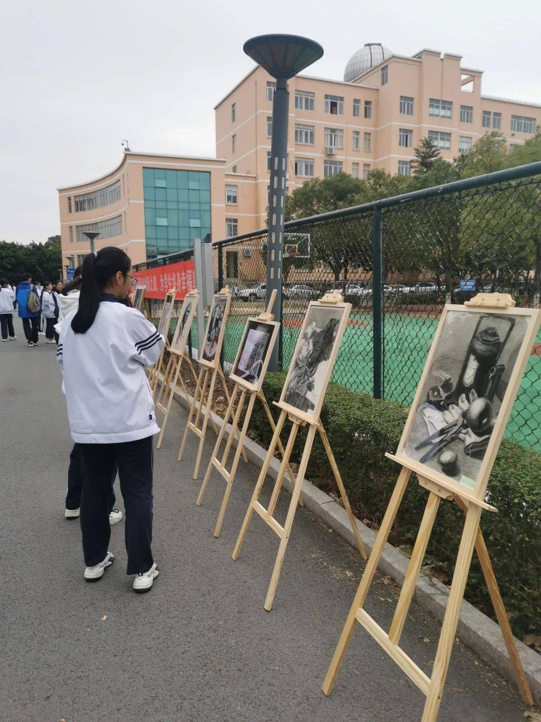 艺路同行记中国美术学院社会美术水平考级在乐清市白象中学开考67